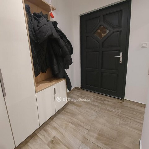 Eladó téglalakás, Nagykőrösön 35 M Ft, 2 szobás