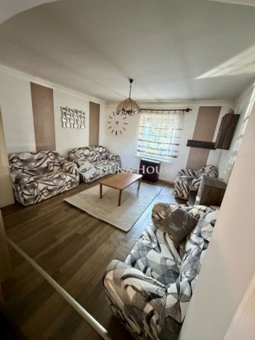 Eladó családi ház, Pécsett 59.9 M Ft, 2 szobás