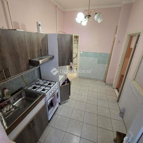 Eladó téglalakás, Kecskeméten 19.5 M Ft, 1 szobás