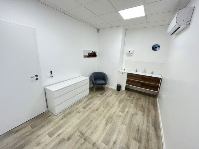 Kiadó üzlethelyiség, Kaposváron, Dózsa György utcában