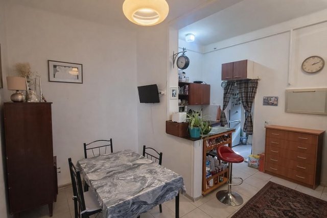 Eladó családi ház, Budapesten, IV. kerületben 38 M Ft, 1 szobás