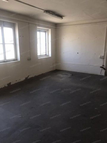 Kiadó üzlethelyiség, Kecskeméten 100 E Ft / hó, 3 szobás