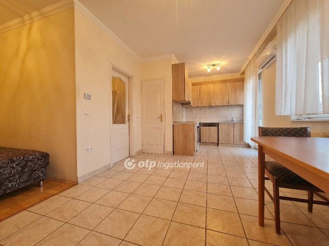 Eladó téglalakás, Hajdúszoboszlón 48.9 M Ft, 1 szobás