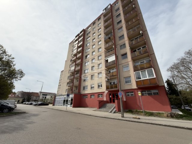 Eladó panellakás, Székesfehérvárott 49.9 M Ft, 2 szobás