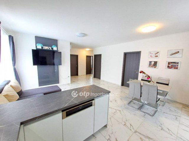 Eladó családi ház, Kecskeméten 94.99 M Ft, 5 szobás