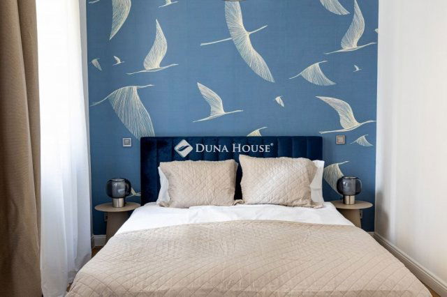 Eladó téglalakás, Budapesten, VI. kerületben, Paulay Ede utcában