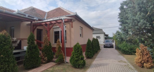 Eladó családi ház, Hévízgyörkön 71.9 M Ft, 3+1 szobás