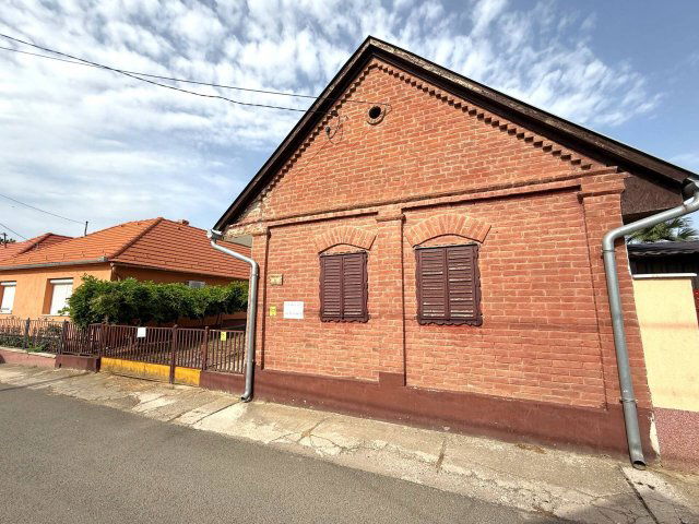 Eladó családi ház, Villányban 31.9 M Ft, 2 szobás