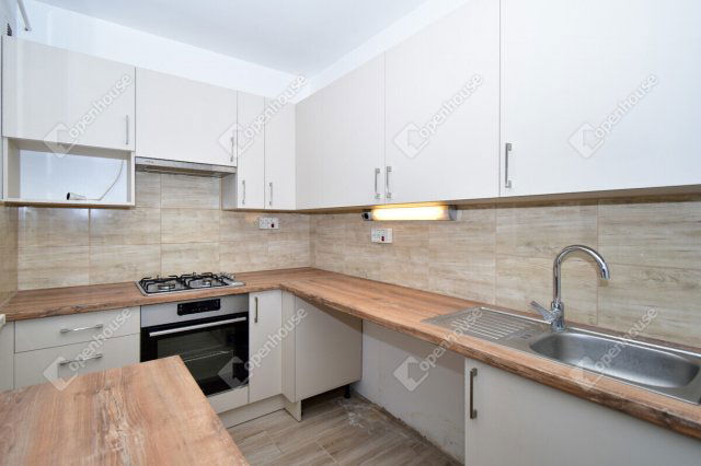 Eladó panellakás, Szegeden 60.9 M Ft, 4 szobás