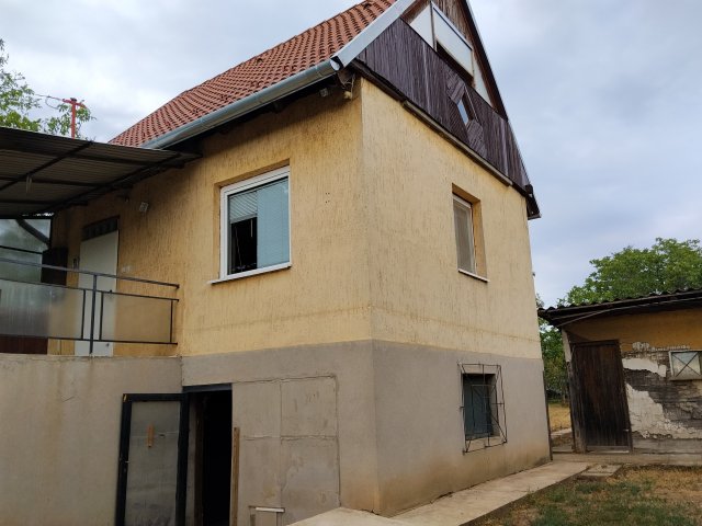 Eladó nyaraló, Törökbálinton 65.8 M Ft, 2 szobás