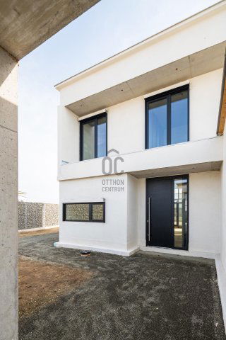 Eladó ikerház, Mogyoródon 167.3 M Ft, 5 szobás