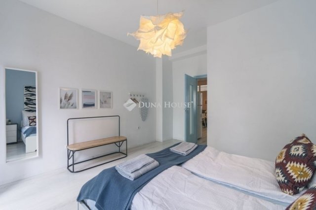 Eladó téglalakás, Budapesten, VII. kerületben 135 M Ft, 4 szobás