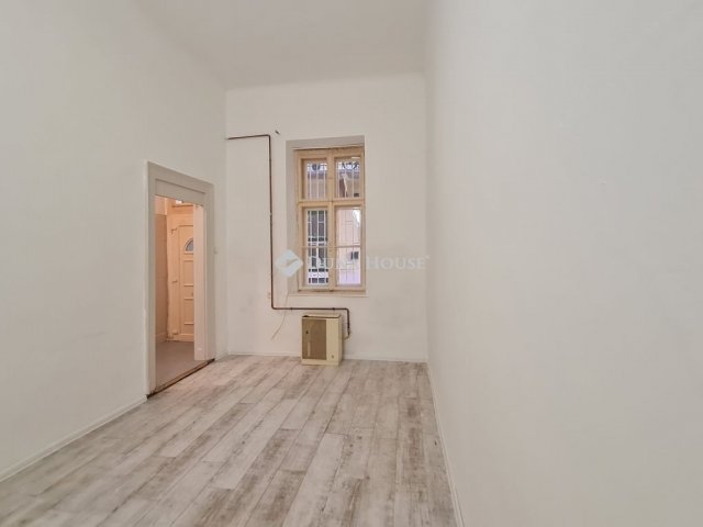 Eladó téglalakás, Budapesten, VIII. kerületben 32.9 M Ft