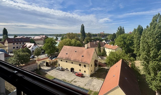 Kiadó téglalakás, albérlet, Tatán 250 E Ft / hó, 3 szobás