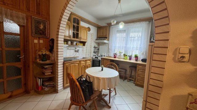 Eladó ikerház, Hajdúnánáson 85 M Ft, 6 szobás