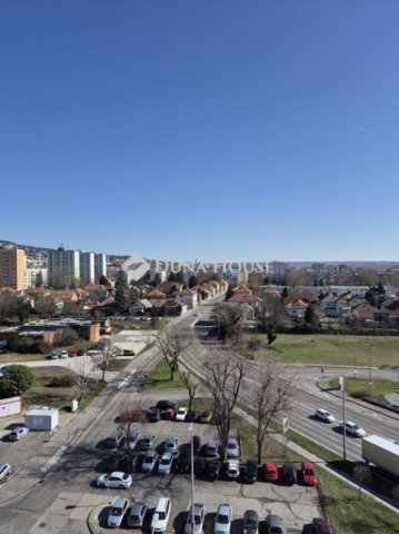 Eladó panellakás, Pécsett 46 M Ft, 2 szobás