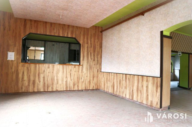 Eladó üzlethelyiség, Szentgotthárdon 90 M Ft, 6 szobás