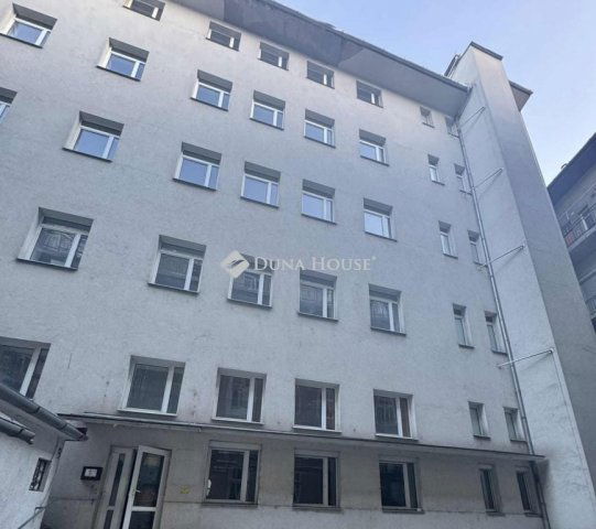 Eladó iroda, Budapesten, I. kerületben 698 M Ft