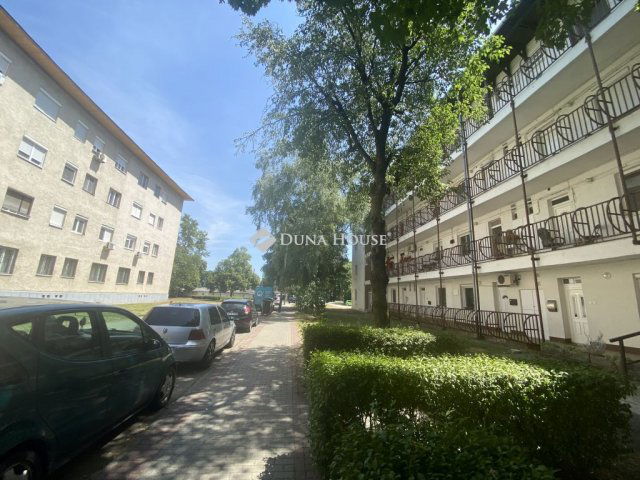 Eladó téglalakás, Tiszaújvárosban 21.5 M Ft, 2 szobás