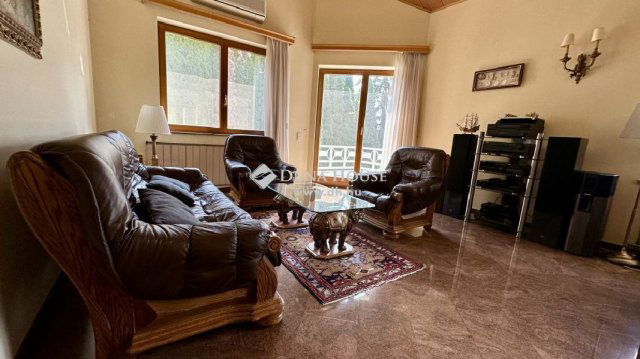 Eladó családi ház, Leányfaluban 577.5 M Ft, 6+1 szobás