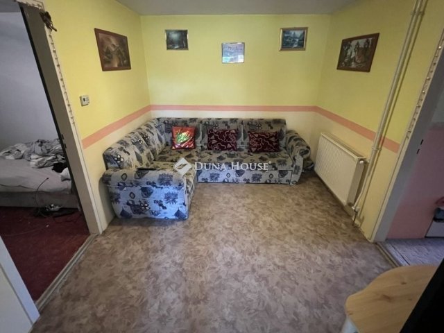 Eladó családi ház, Sárbogárdon 30 M Ft, 4 szobás