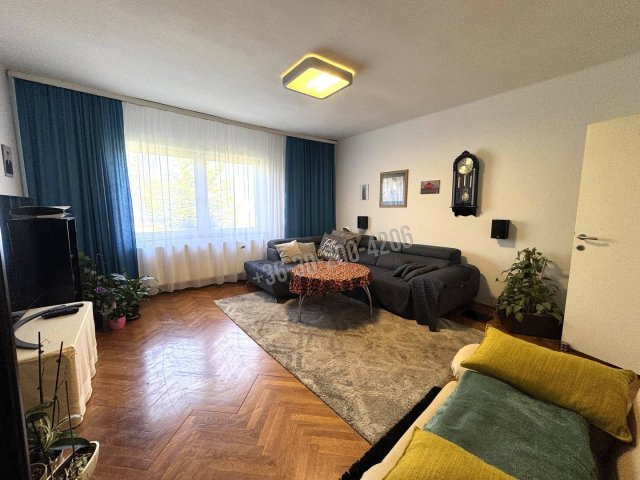 Eladó családi ház, Rajkán 102.6 M Ft, 6 szobás