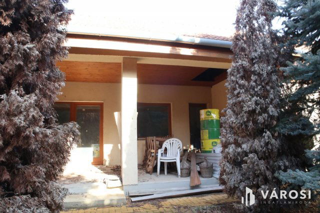 Eladó családi ház, Békéscsabán 290 M Ft, 2 szobás
