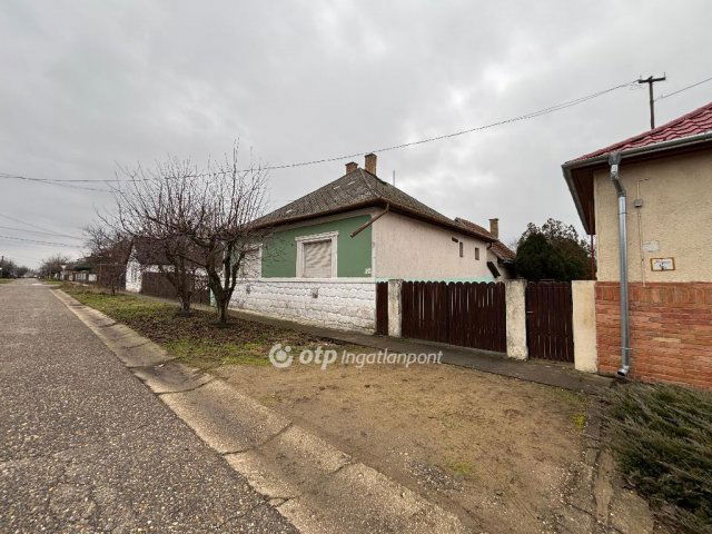 Eladó családi ház, Kisvárdán 30 M Ft, 2 szobás