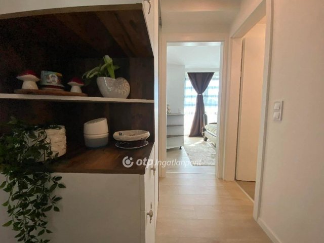 Eladó téglalakás, Siófokon 129.9 M Ft, 2 szobás