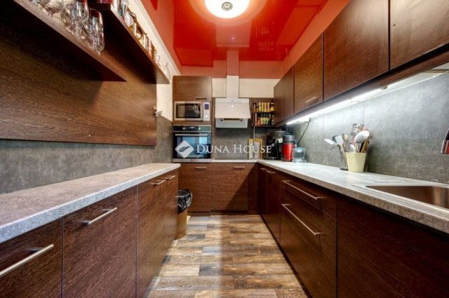 Eladó családi ház, Zsámbékon 164.99 M Ft, 5 szobás