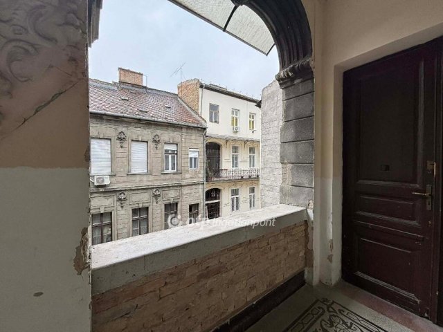 Eladó téglalakás, Budapesten, V. kerületben 164.9 M Ft, 2 szobás