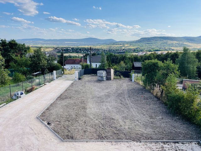 Eladó családi ház, Szentendrén 220 M Ft, 5 szobás