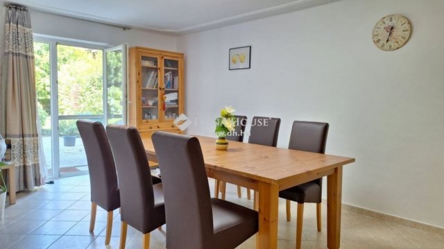 Eladó családi ház, Nagykovácsiban 189 M Ft, 7 szobás