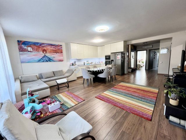 Eladó téglalakás, Nyíregyházán 110 M Ft, 4 szobás