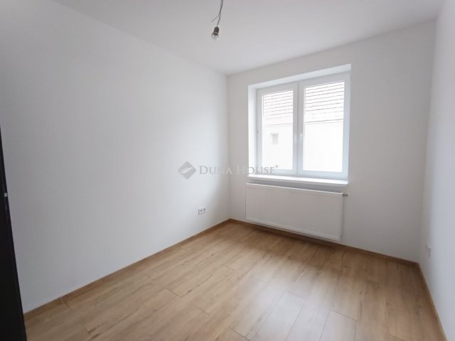 Eladó családi ház, Nagykátán 75 M Ft, 4 szobás