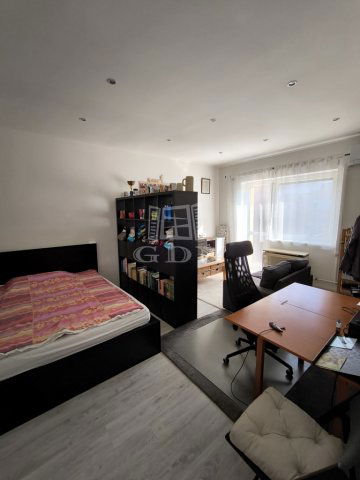 Eladó téglalakás, Szigetszentmiklóson 39.9 M Ft, 1 szobás