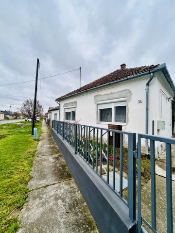 Eladó családi ház, Nagyatádon, Szigetvári utcában 36.9 M Ft