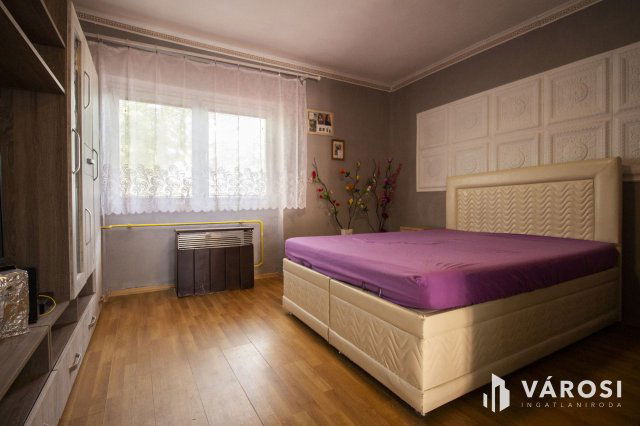 Eladó családi ház, Békésen 24.5 M Ft, 4 szobás
