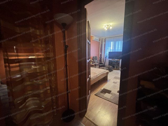 Eladó panellakás, Tatabányán 43 M Ft, 2+1 szobás