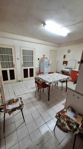 Eladó családi ház, Gadányban 17.9 M Ft, 2 szobás