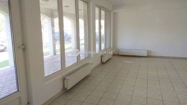 Eladó üzlethelyiség, Budapesten, XIV. kerületben 125 M Ft
