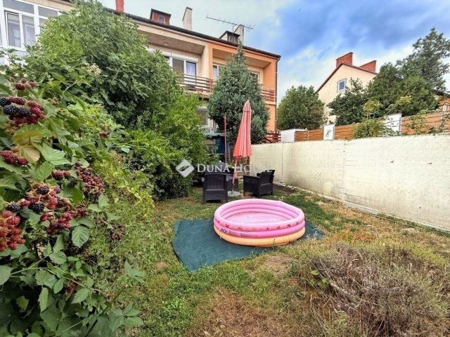 Eladó sorház, Székesfehérvárott 90 M Ft, 3 szobás
