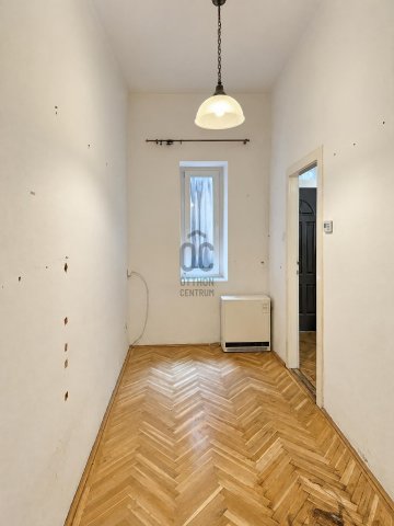 Eladó téglalakás, Budapesten, VI. kerületben 59.8 M Ft, 2 szobás
