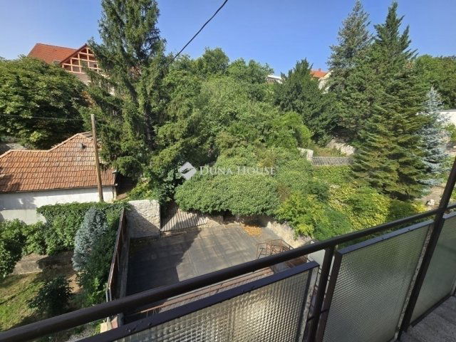 Eladó téglalakás, Pécsett 86.8 M Ft, 3 szobás