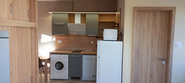 Kiadó téglalakás, albérlet, Pécsett, Kürt utcában, 2 szobás