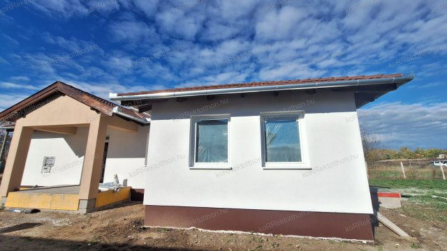 Eladó családi ház, Nagykátán 106 M Ft, 4 szobás