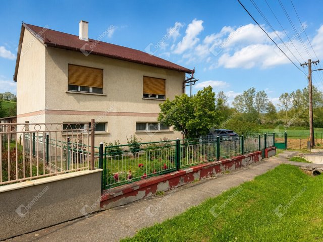 Eladó családi ház, Sárhidán 35.9 M Ft, 3 szobás