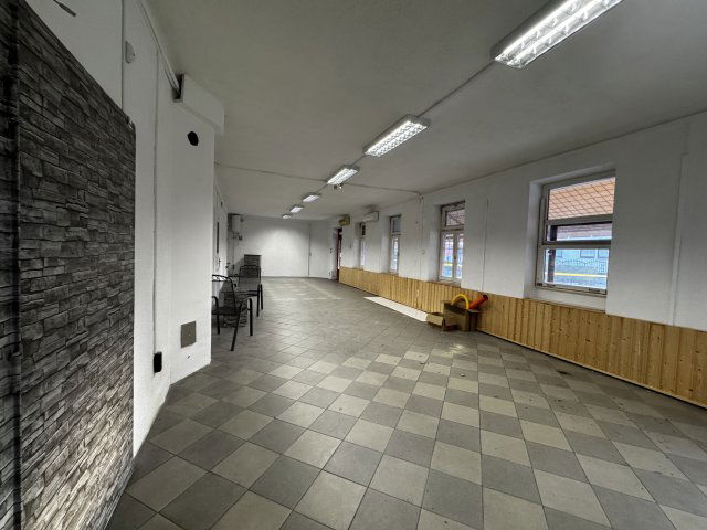 Kiadó üzlethelyiség, Győrött 250 E Ft / hó