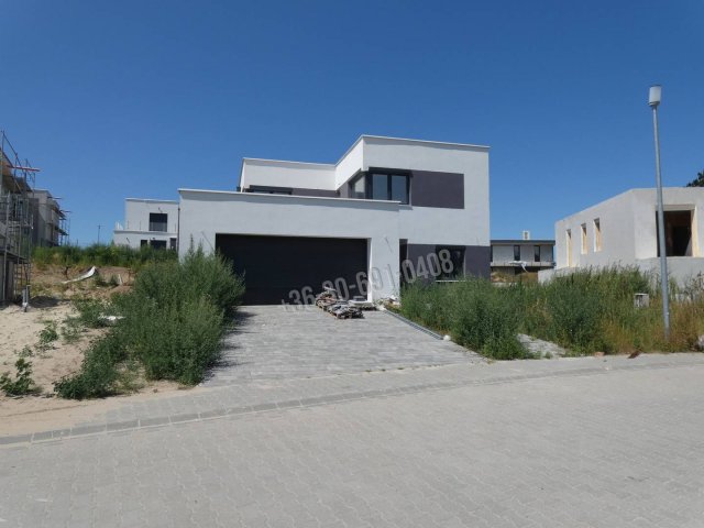 Eladó családi ház, Mogyoródon 225 M Ft, 5 szobás