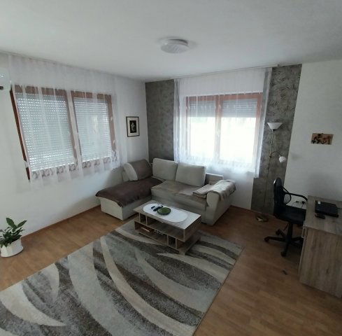 Eladó családi ház, Újszászon 39.9 M Ft, 5 szobás